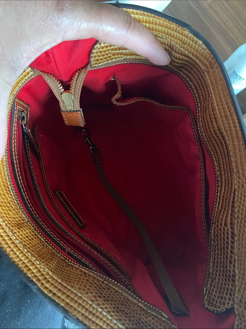 Dooney & Bourke classic dooney